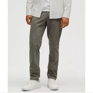 Lululemon men’s commission slim fit pant 32L warpstreme